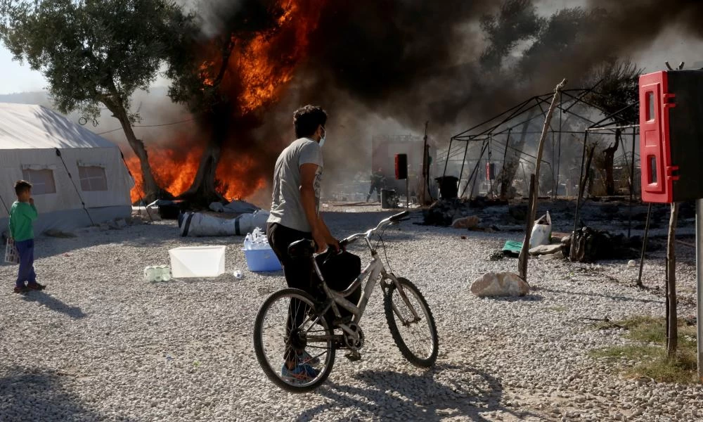 Κορονοϊός - Μηταράκης: Αγνοούνται και τα 35 κρούσματα κορονοϊού στη Μόρια
